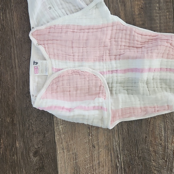 Aden + Anais Swaddle Wrap - Picture 3 of 5